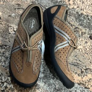 Clarks Brown and Silver Women's Sneakers